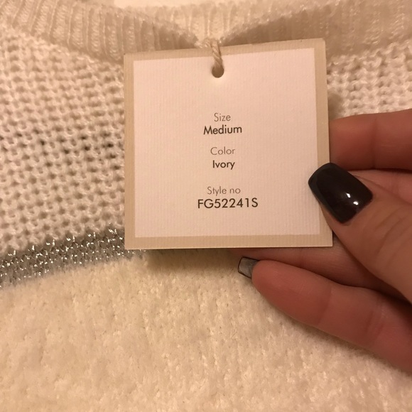 White designer sweater - Picture 2 of 4